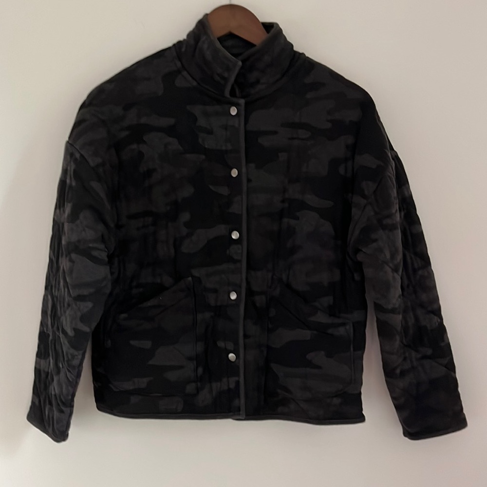 Women’s Z Supply XS Quilted Gray Camouflage Jacket